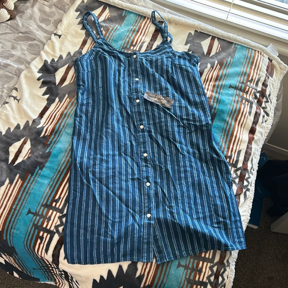 Medium Wrangler retro striped blue dress. Never worn. Has pockets.
